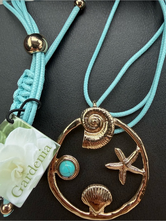 Gardenia Jewelry - nwt Gardenia Turquoise & Gold Shell Motif Necklace